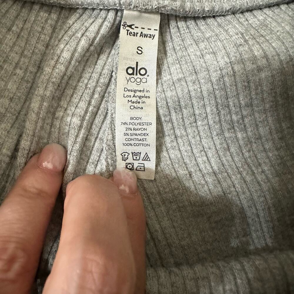 ALO Yoga Muse Gray Ribbed Jogger. Womens Small - Picture 3 of 10
